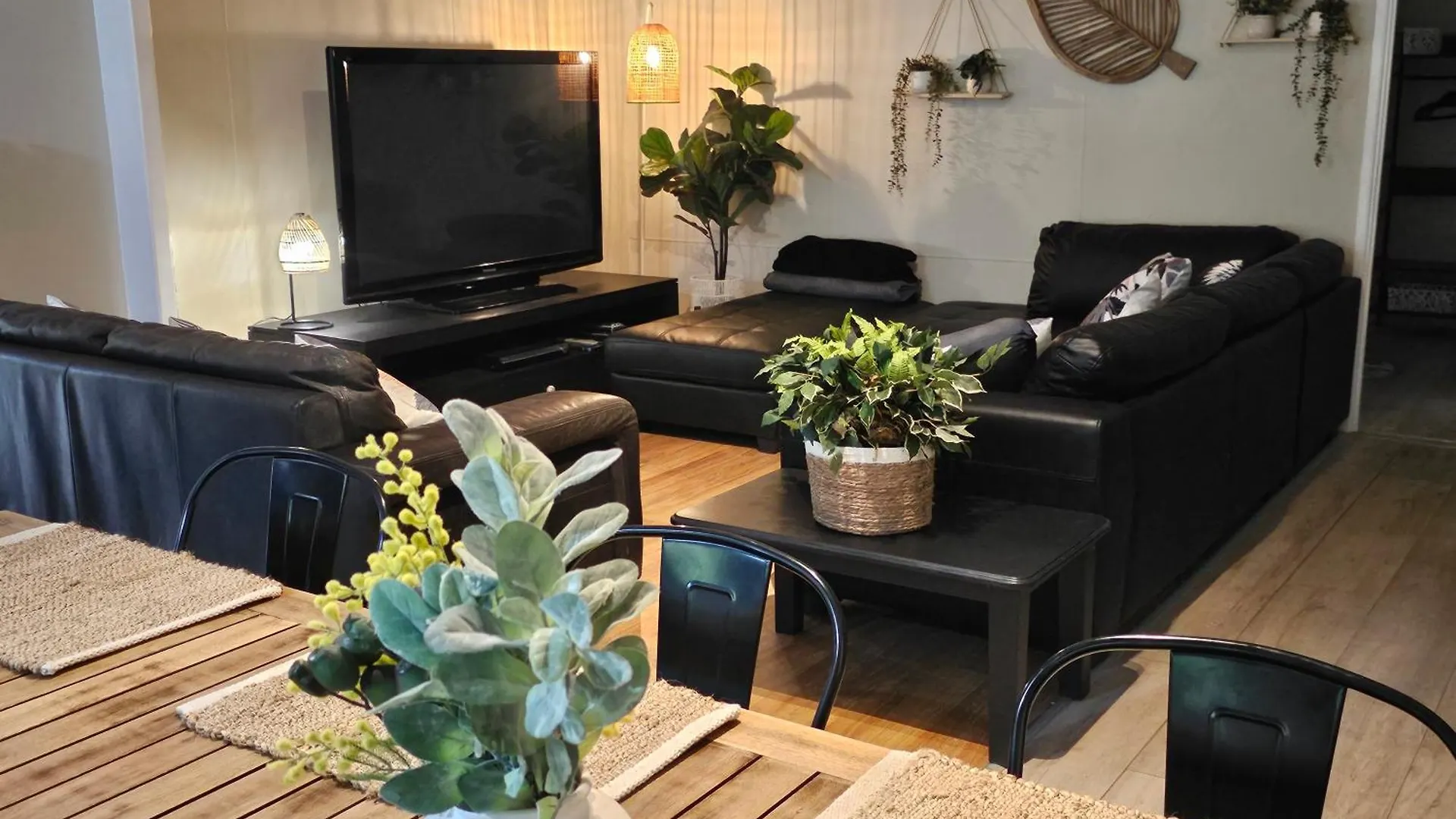 Дом отдыха Вилла Alena Star House, Eco Retreat With Pool, Prime Position Кейп-Трибьюлейшн Австралия